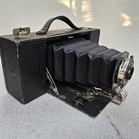 sort-folding-pocket-brownie-camera-foldekamera-gammelt